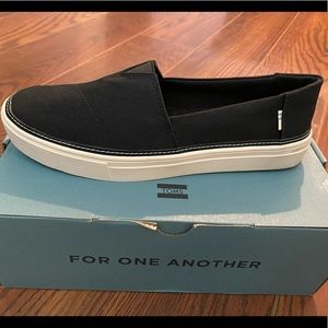 Toms women’s Parker black woven shoe